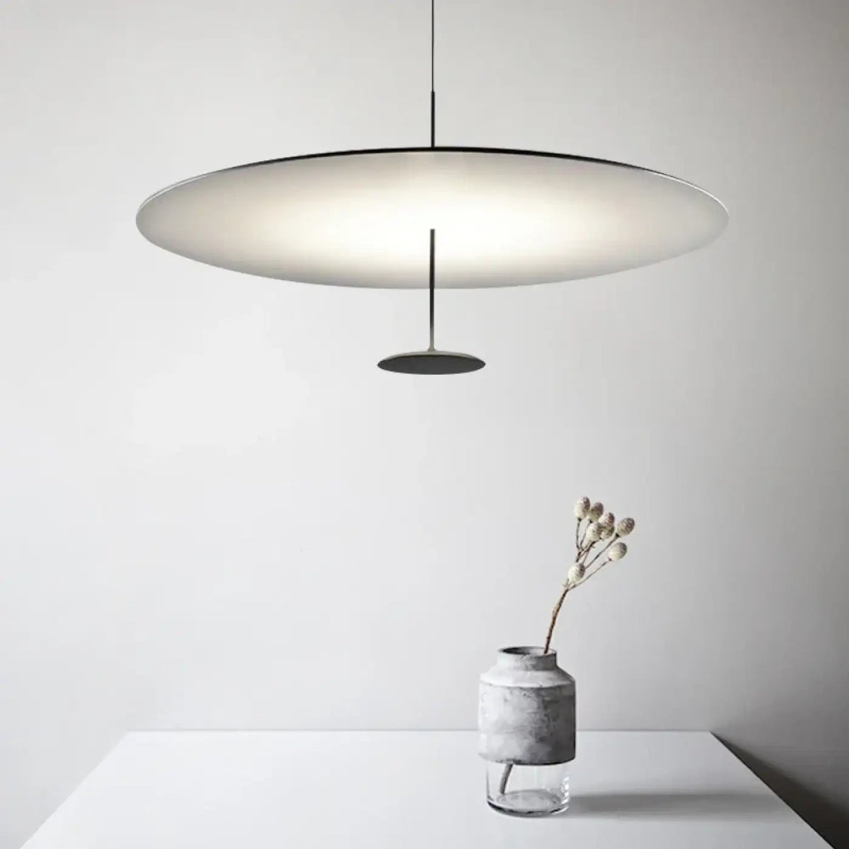 Lampa wisząca aluminiowa owalna złota | Rivoria