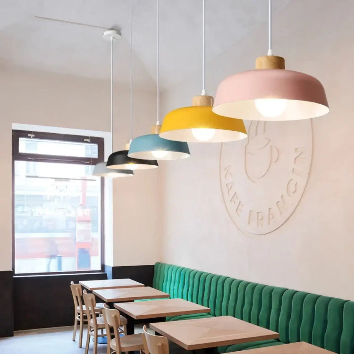 Lampa wisząca pastelowa metalowa z drewnem | Vinola