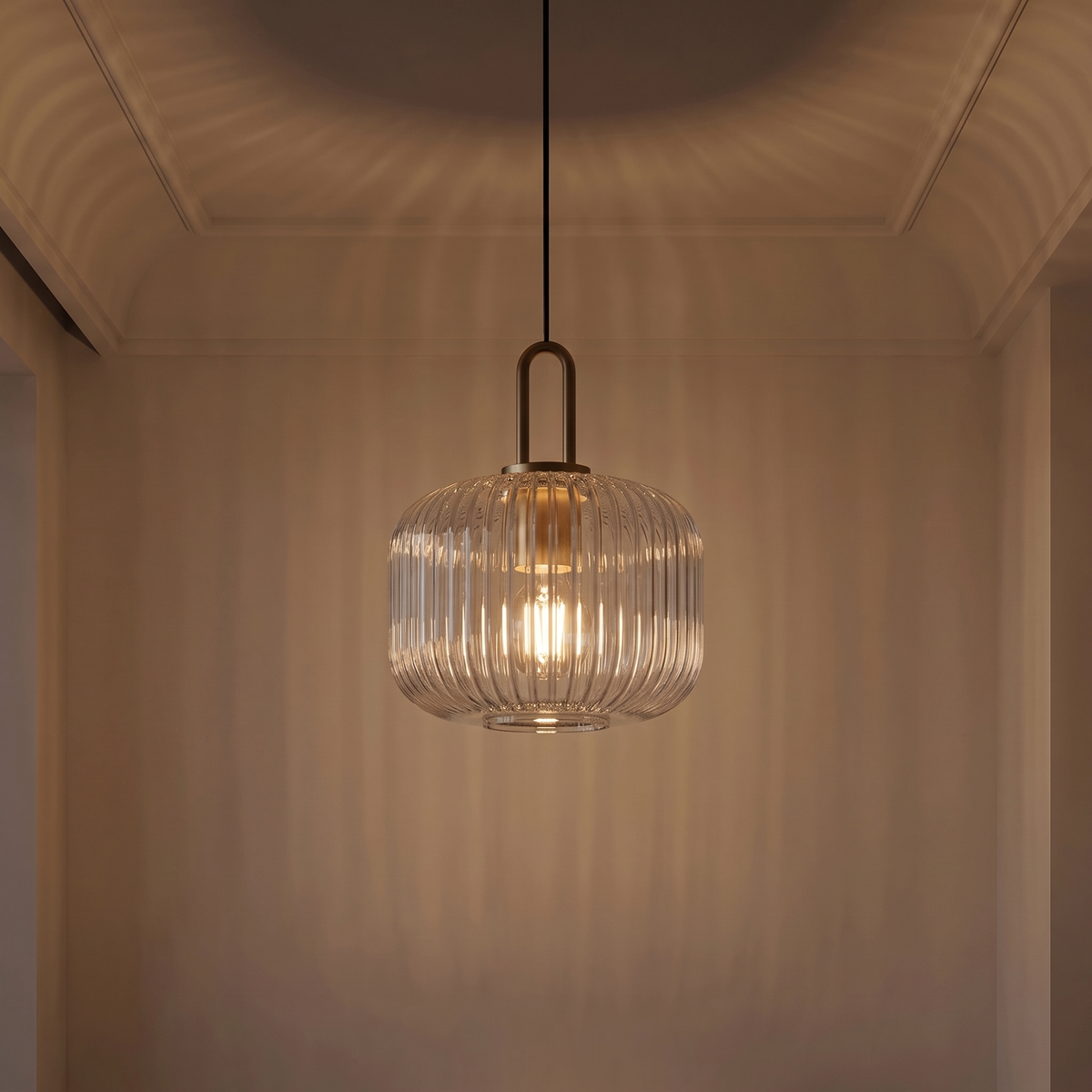 Lampa wisząca szklany klosz | Cortina – zapalone światło
