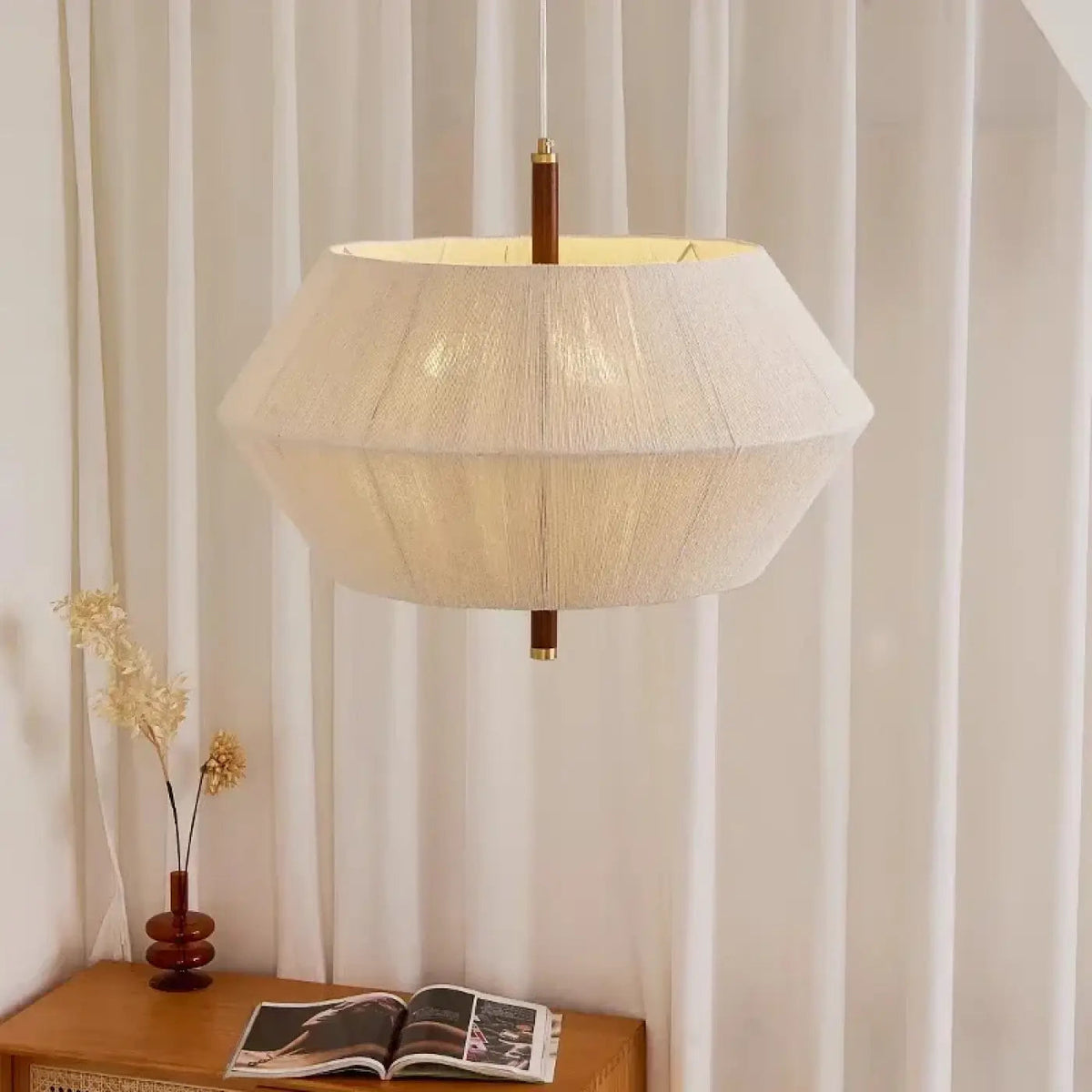 Biało drewniana lampa wisząca | Orvelle