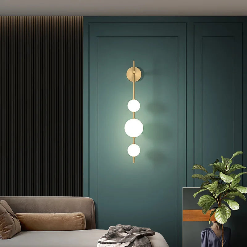 Kinkiet art deco – LED, opalowe szkło – ujęcie 3