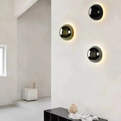 Kinkiet chrom – okrągła lampa LED – ujęcie 2