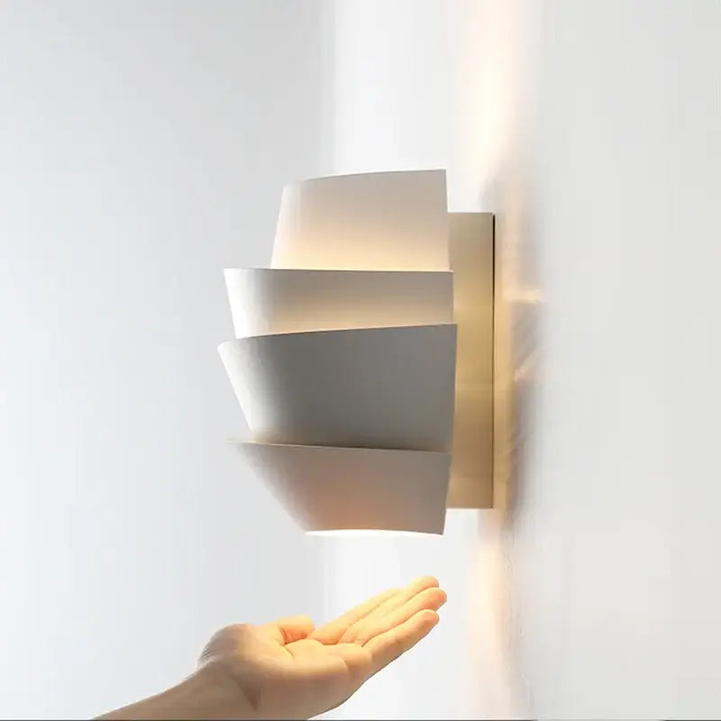 Kinkiet geometric do salonu