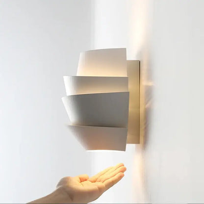 Kinkiet geometric do salonu