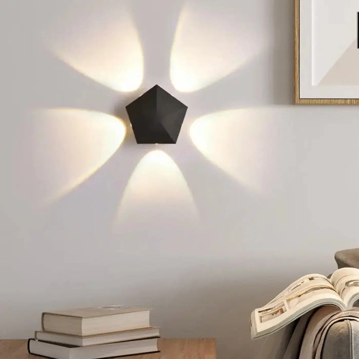Kinkiet led czarny – efekt halo, minimalizm – ujęcie 7