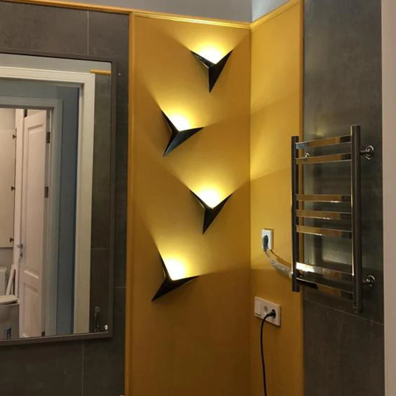 Kinkiet led nowoczesny – trójkąt, minimalizm – ujęcie 7