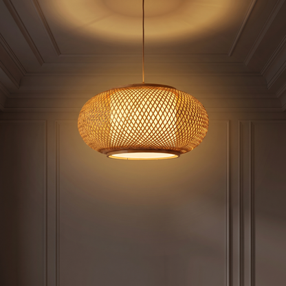 Lampa bambusowa wisząca | Bracella – zapalone światło