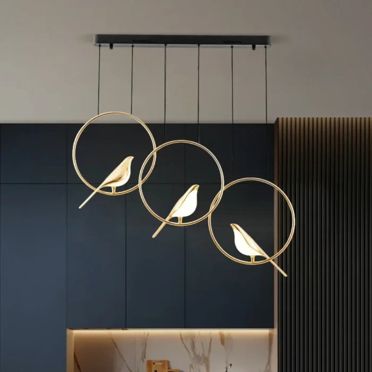 Lampa wisząca aluminiowa akrylowa złota | Laurelia