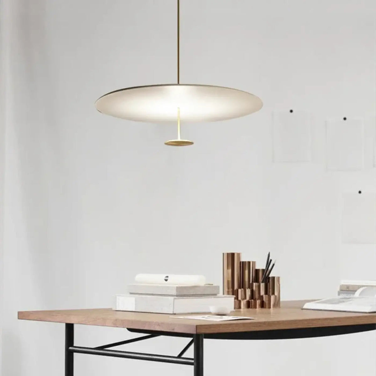 Lampa wisząca aluminiowa owalna złota | Rivoria