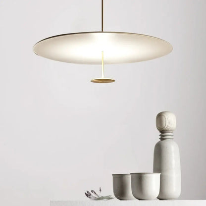 Lampa wisząca aluminiowa owalna złota | Rivoria