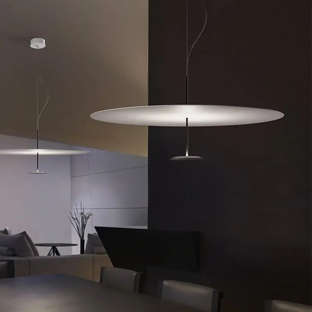 Lampa wisząca aluminiowa owalna złota | Rivoria