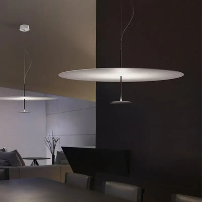 Lampa wisząca aluminiowa owalna złota | Rivoria