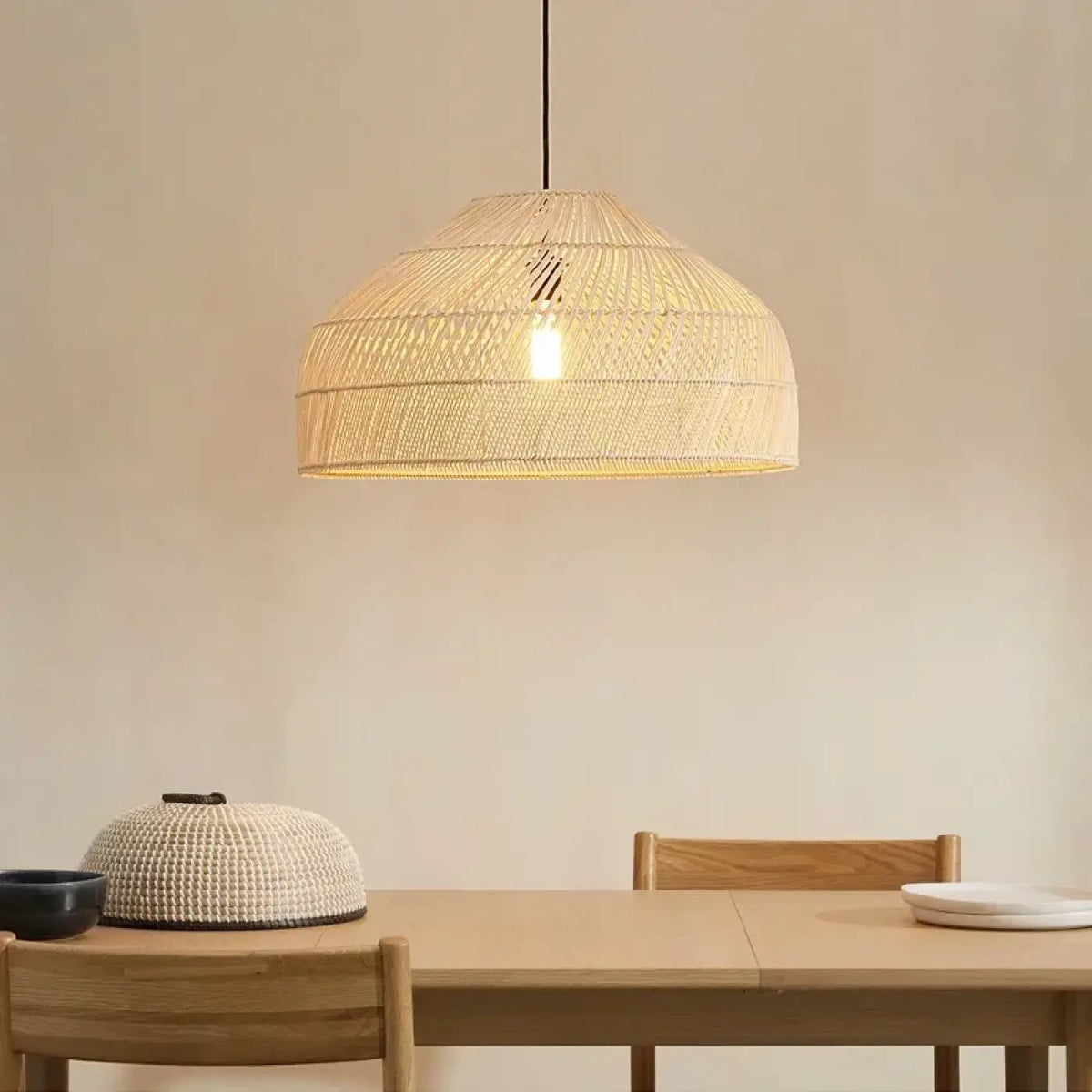 Lampa wisząca beżowa | Isolina