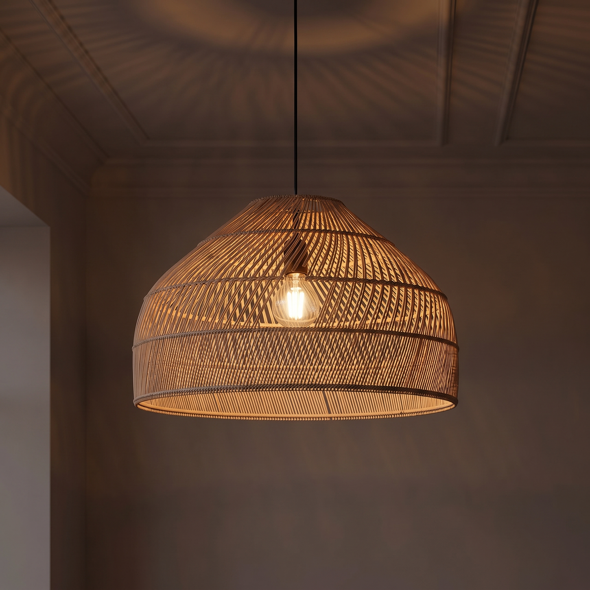 Lampa wisząca beżowa | Isolina