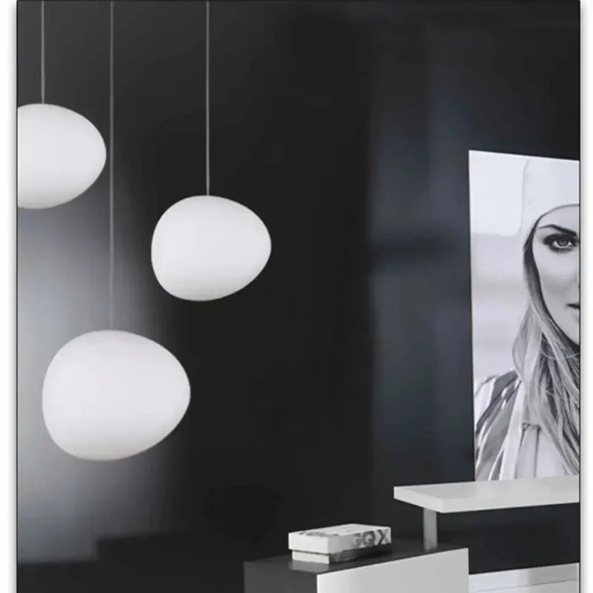 Lampa wisząca biała kula | Valdena