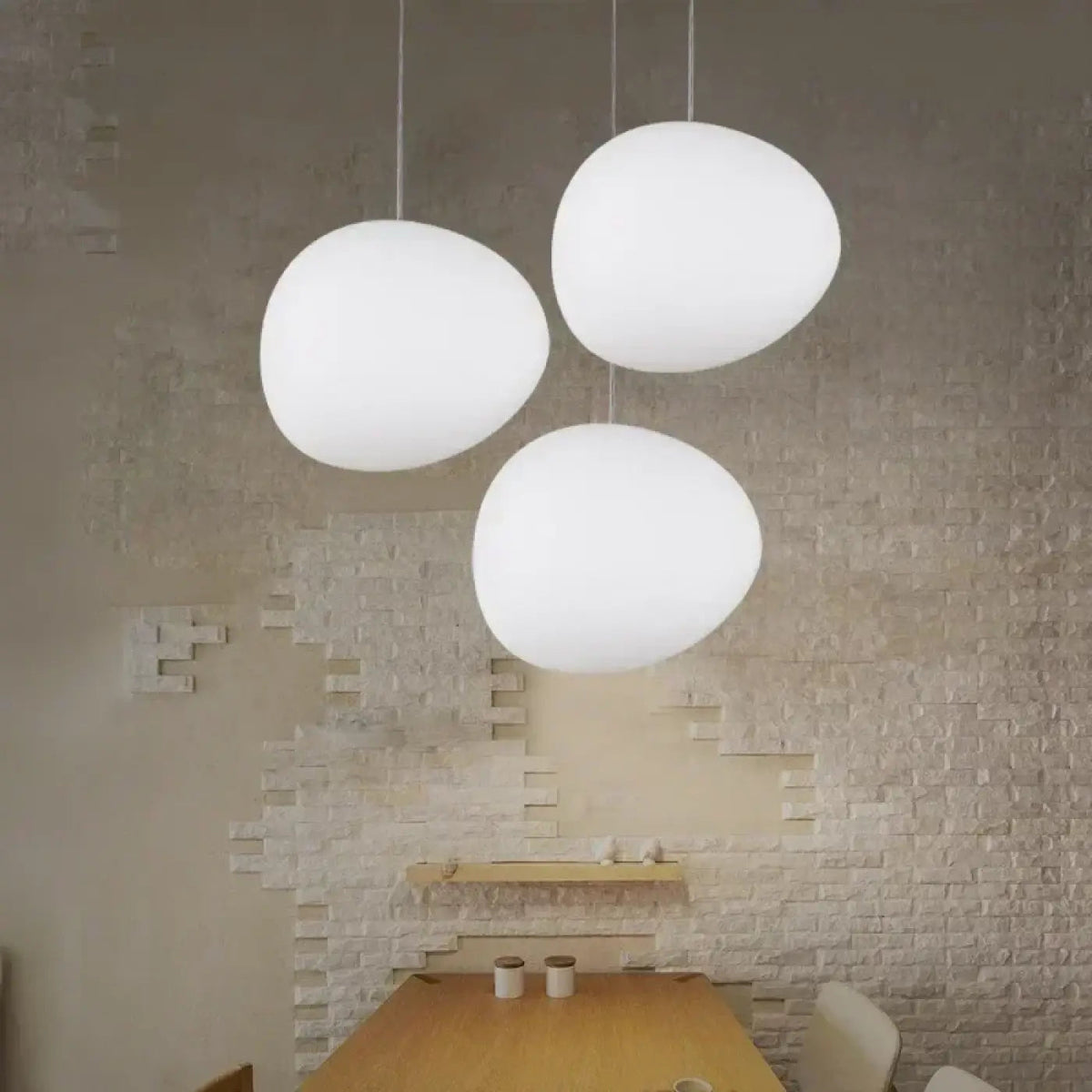 Lampa wisząca biała kula | Valdena