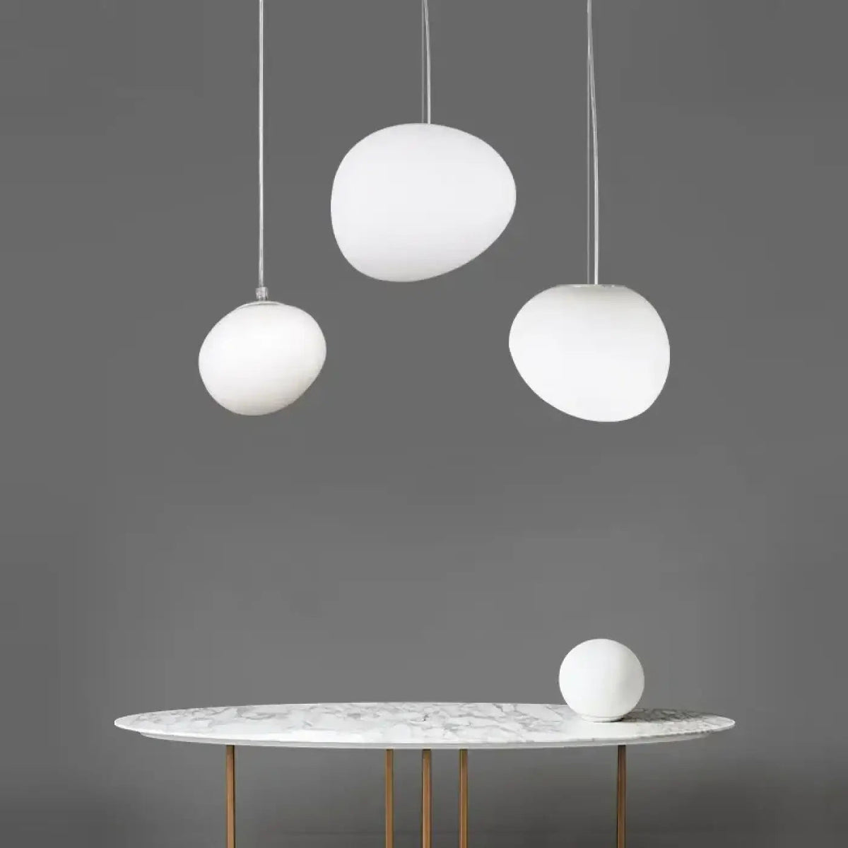 Lampa wisząca biała kula | Valdena