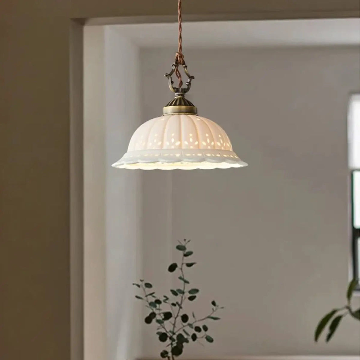 Lampa wisząca biała retro | Ravelle