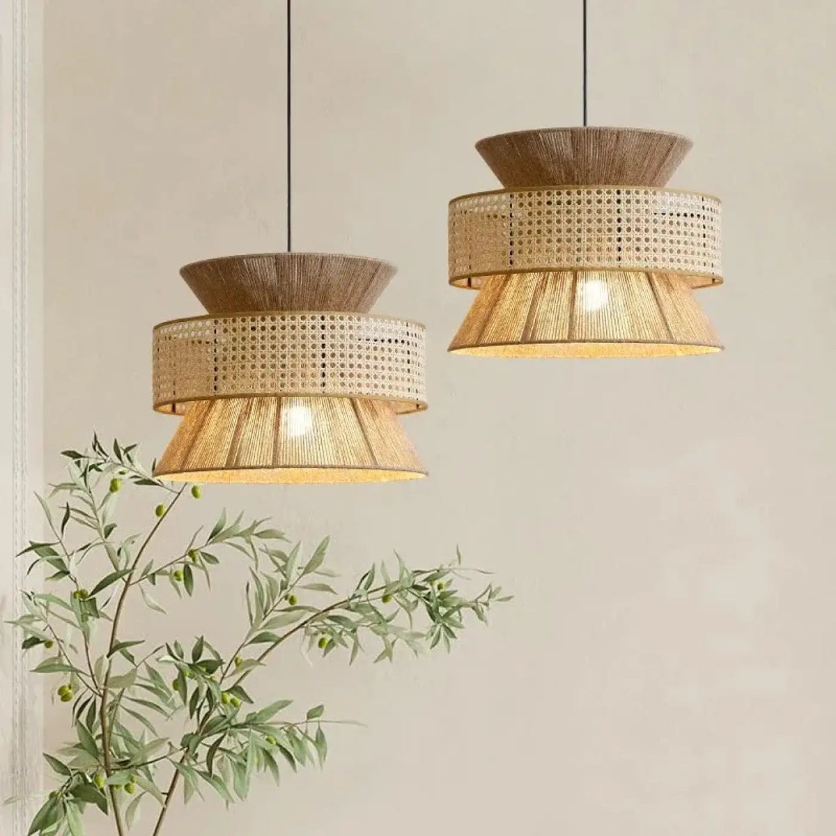 Lampa wisząca boho rattan metalowa | Nardosa