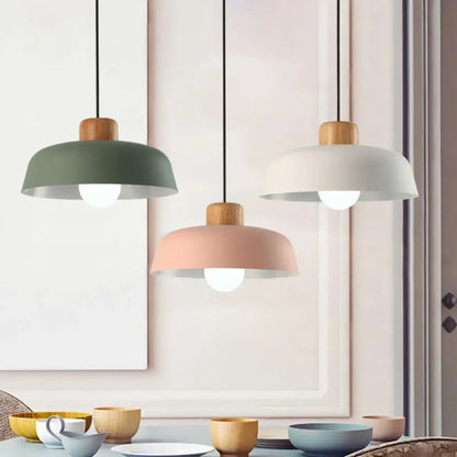 Lampa wisząca pastelowa metalowa z drewnem | Vinola