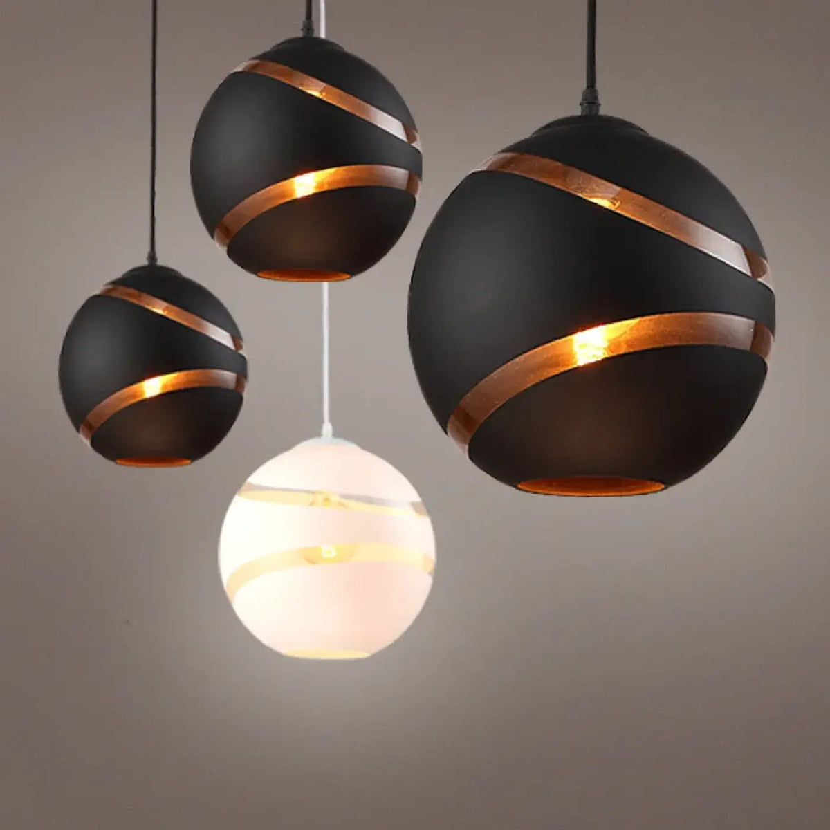 Lampa wisząca czarna okrągła | Dellelia