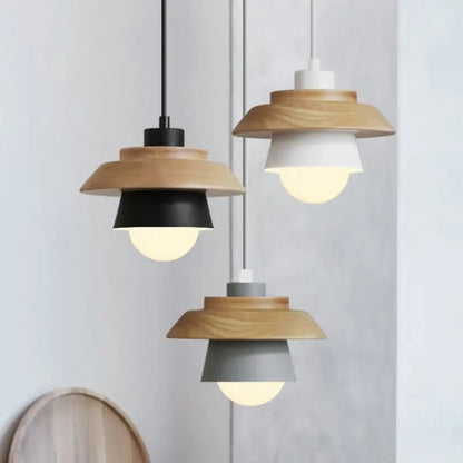 Lampa wisząca czarno drewniana | Gravicia