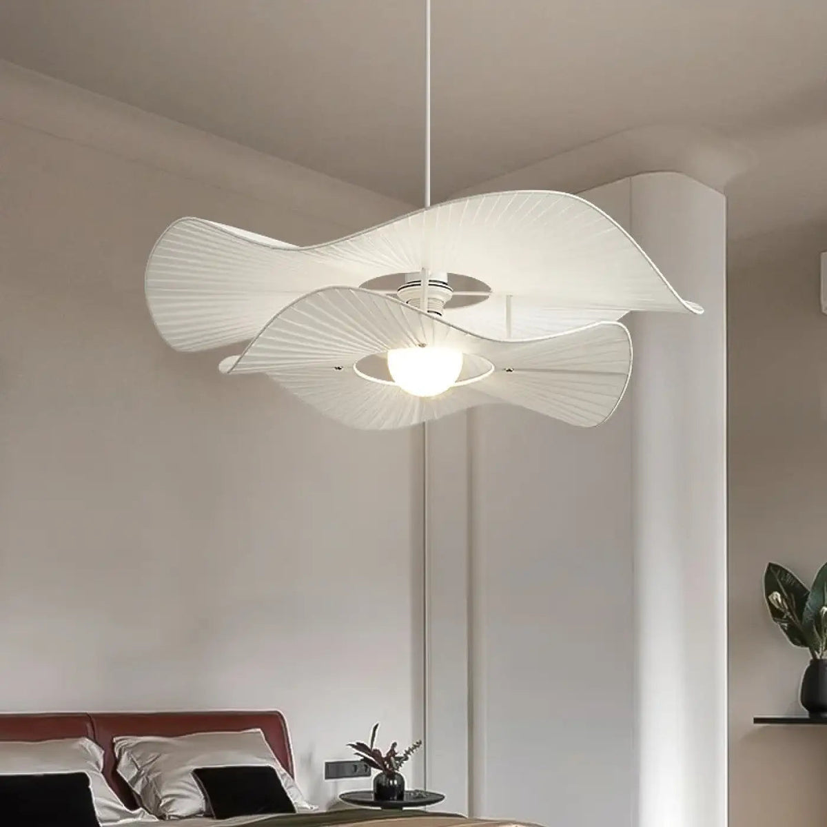 Lampa wisząca elegancka falowana biała | Brenanta