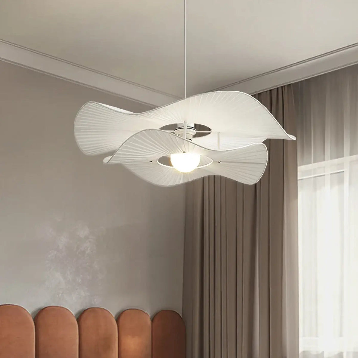 Lampa wisząca elegancka falowana biała | Brenanta