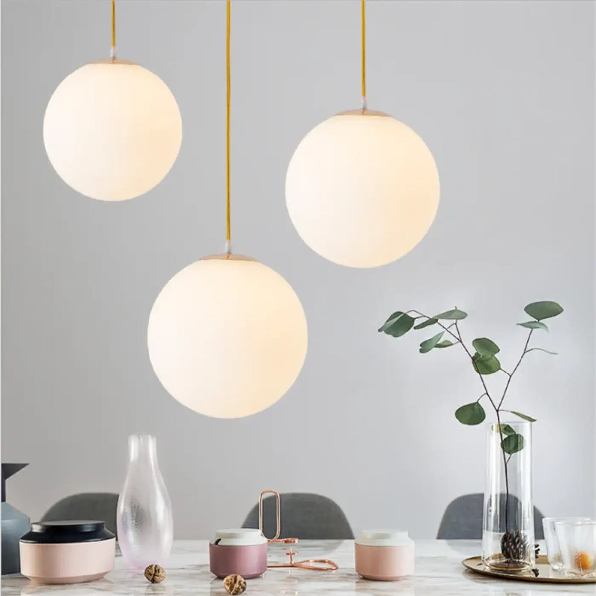 Lampa wisząca kula czarna | Vallesca