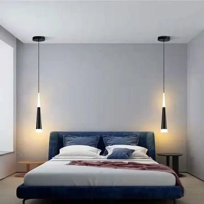 Lampa wisząca minimalistyczna złota stożek | Ostampa