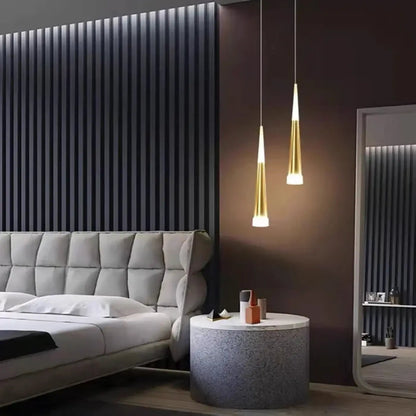 Lampa wisząca minimalistyczna złota stożek | Ostampa