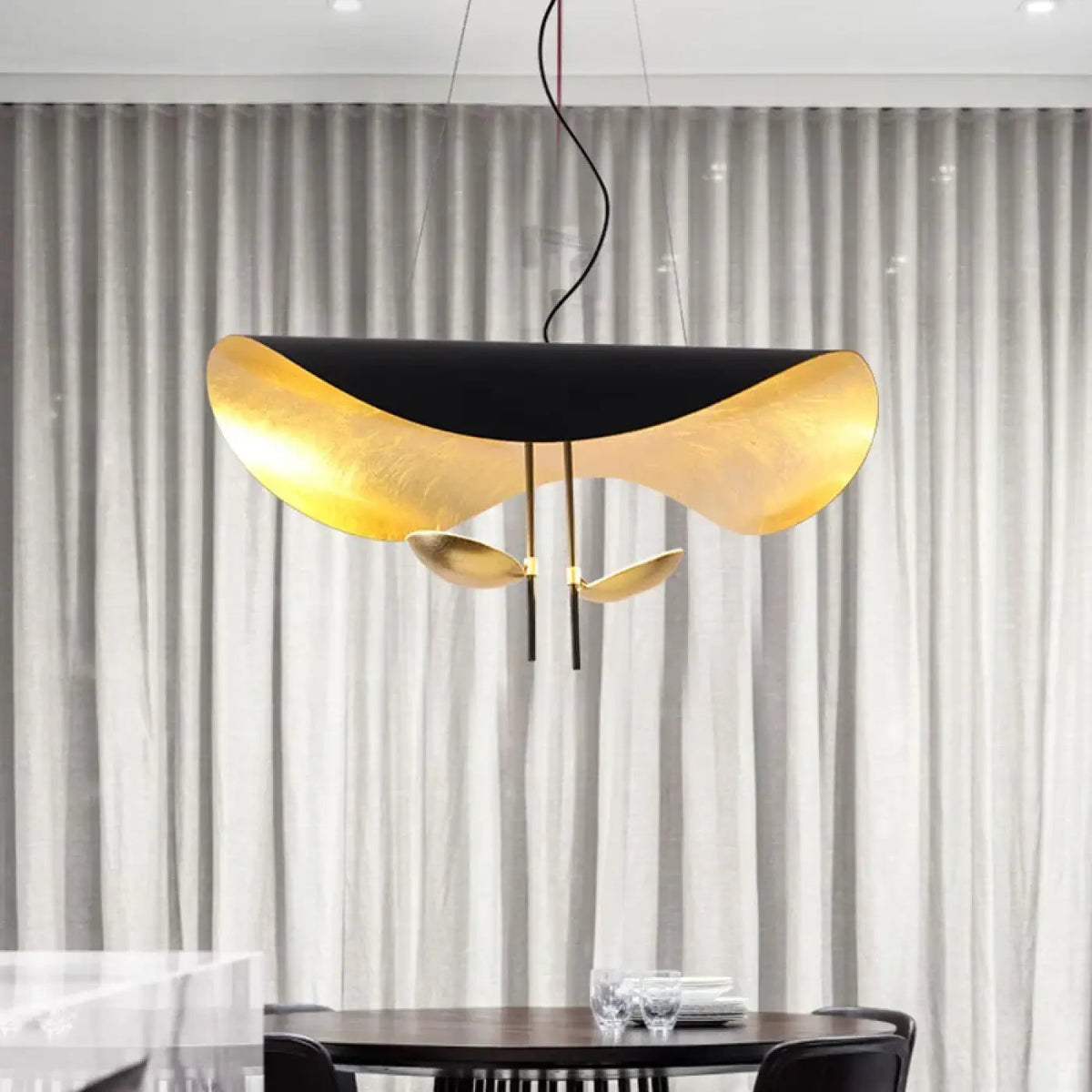 Lampa wisząca rzeźbiarska czarna biała | Silina