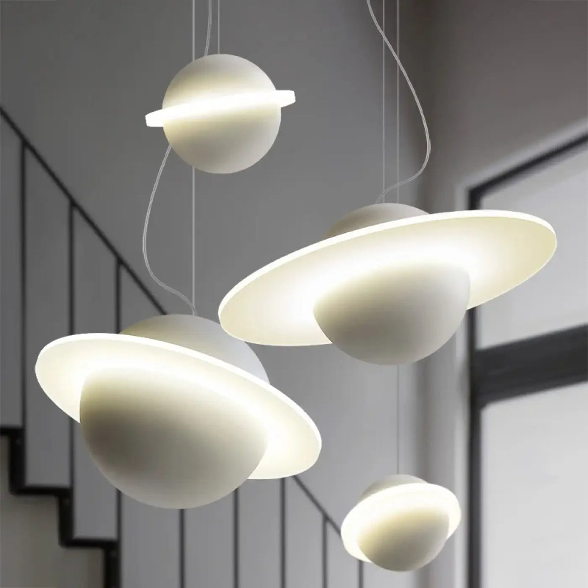 Lampa wisząca białe organiczne dyski | Nottana