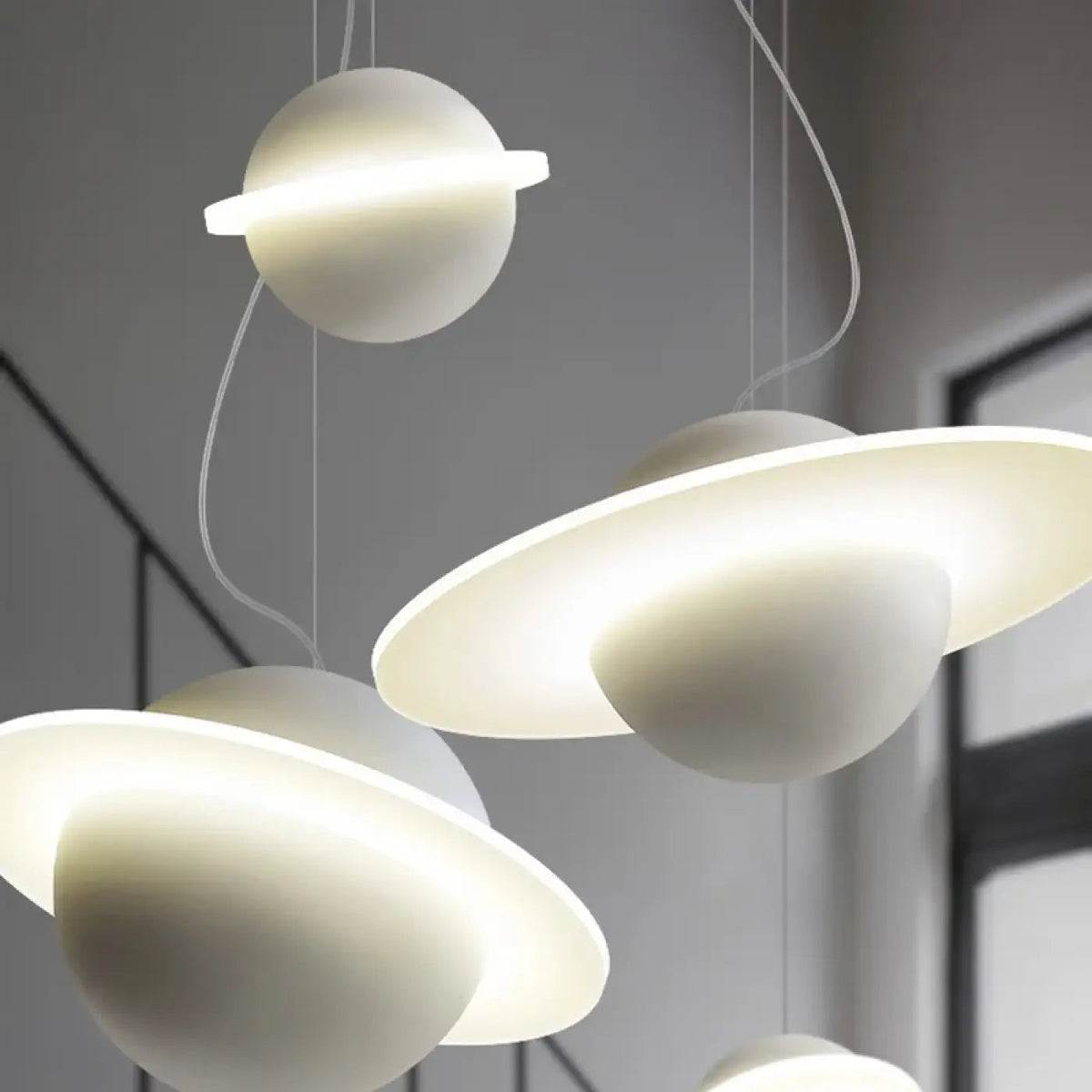 Lampa wisząca białe organiczne dyski | Nottana