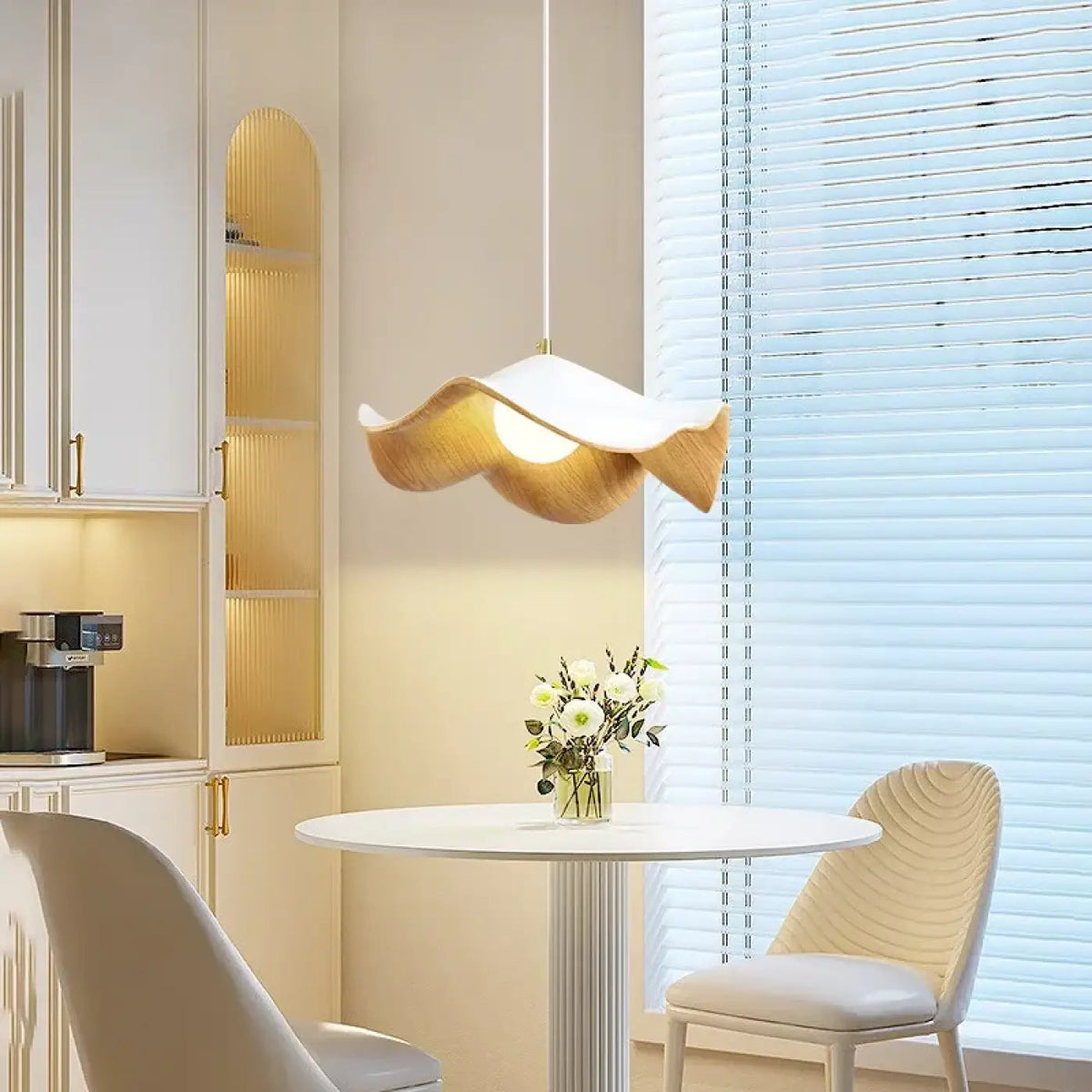 Lampa wisząca z kwiatami | Claresca