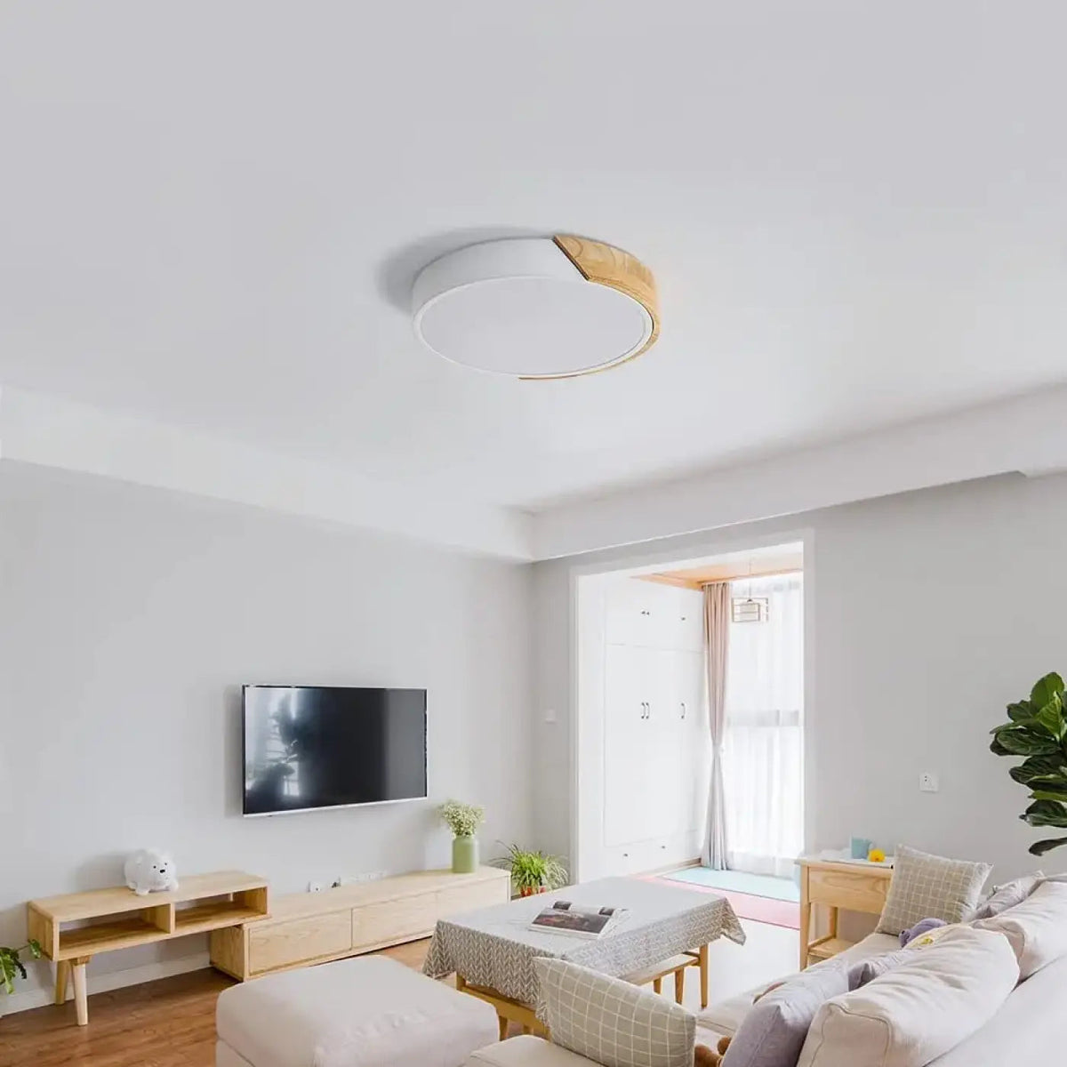 Plafon LED kolorowy do salonu