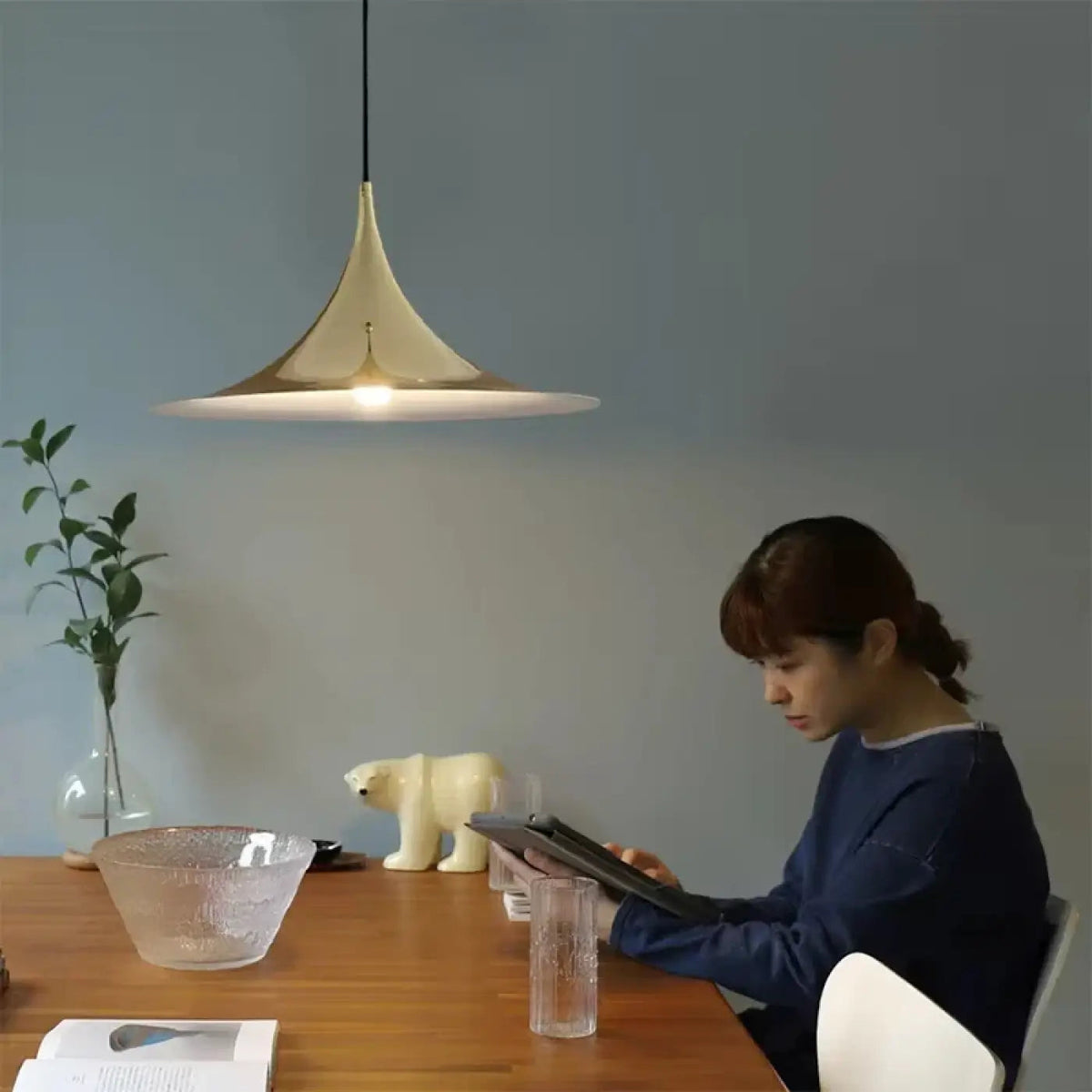 Lampa wisząca mosiężna stożek | Ricenna